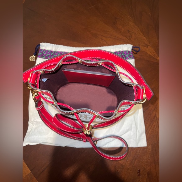 Tory Burch T Mono Floral Bucket Bag - Picture 5 of 9